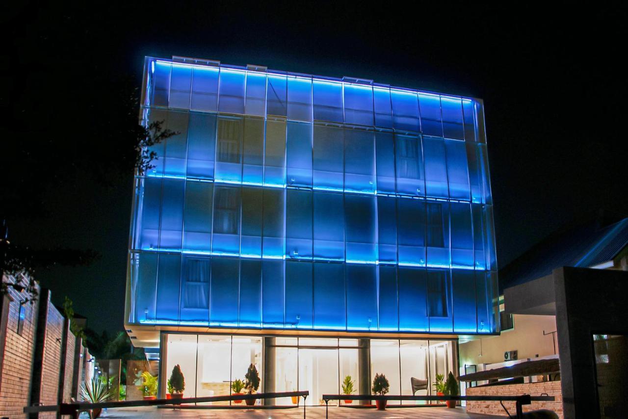 Sv Chrome Hotell Abuja Exteriör bild