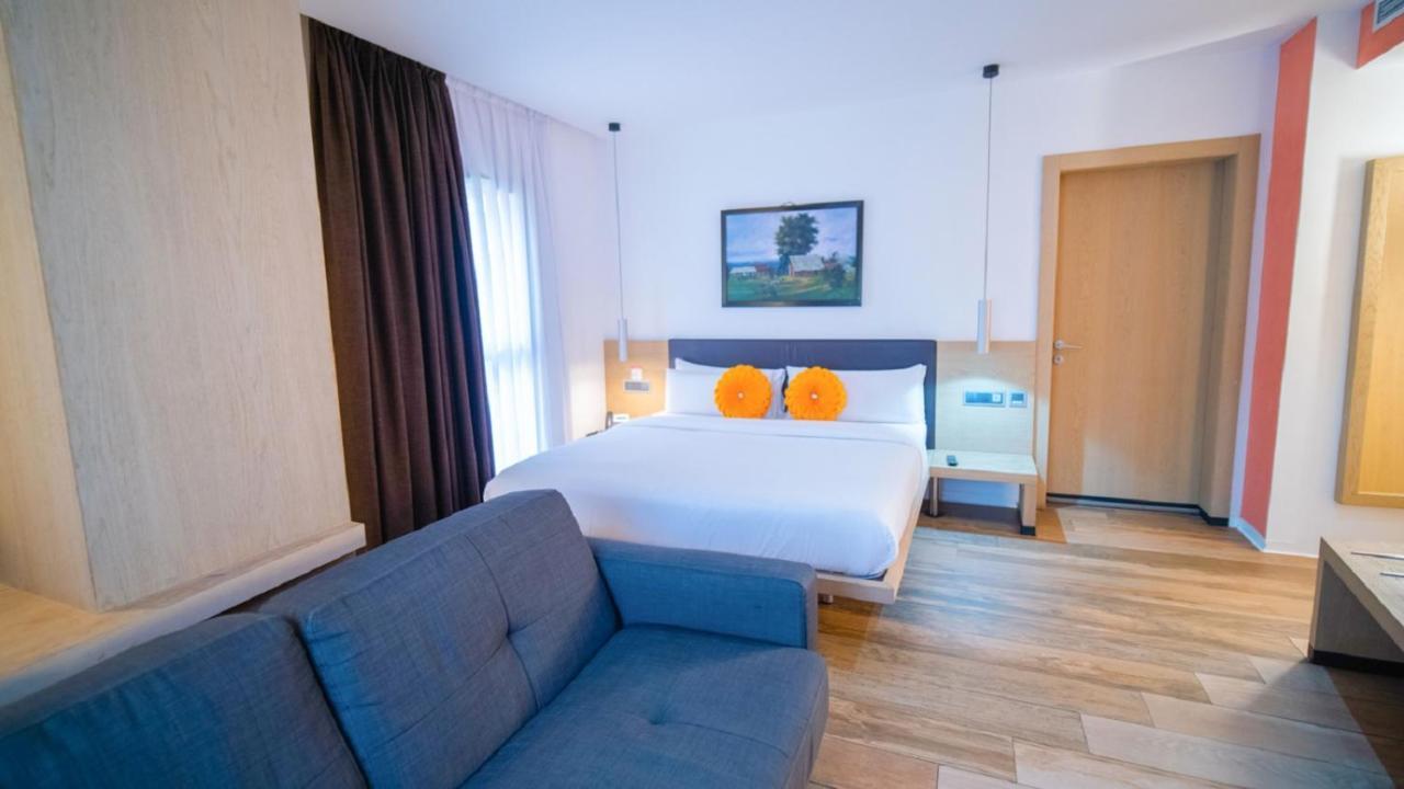 Sv Chrome Hotell Abuja Exteriör bild