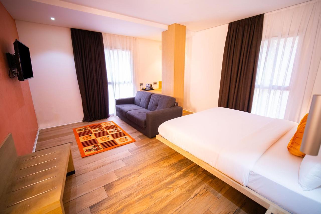 Sv Chrome Hotell Abuja Exteriör bild