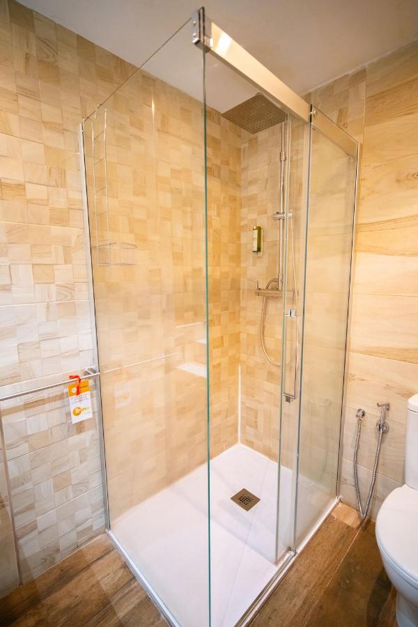 Sv Chrome Hotell Abuja Exteriör bild