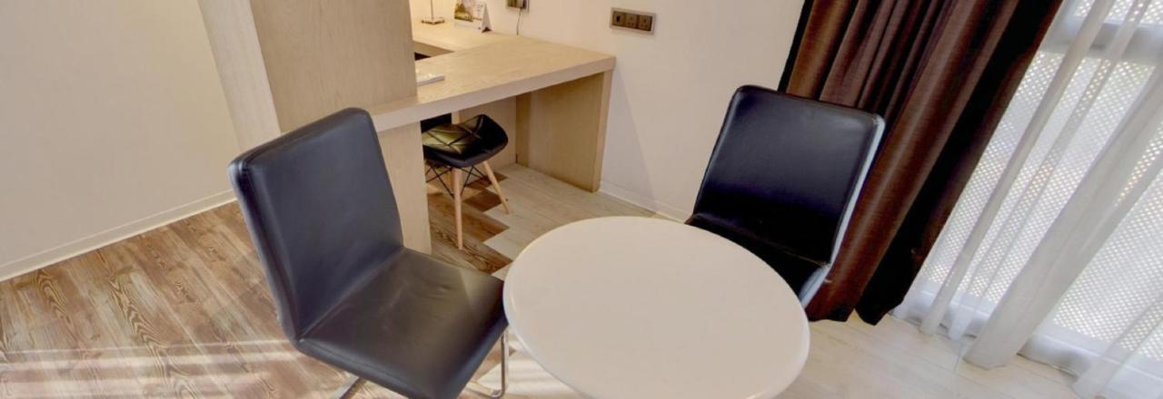 Sv Chrome Hotell Abuja Exteriör bild