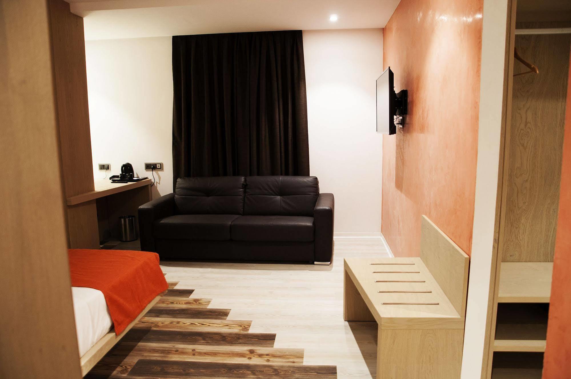 Sv Chrome Hotell Abuja Exteriör bild